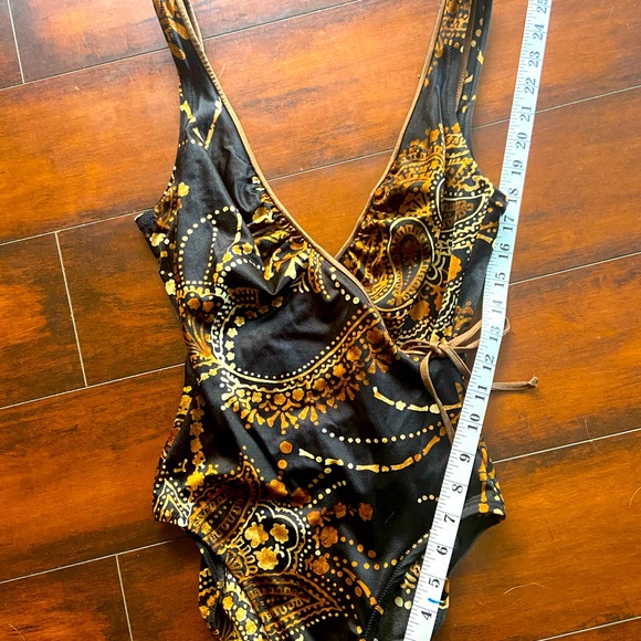 AMAZING Vintage One Piece Bathing Suit - Picture 1 of 4